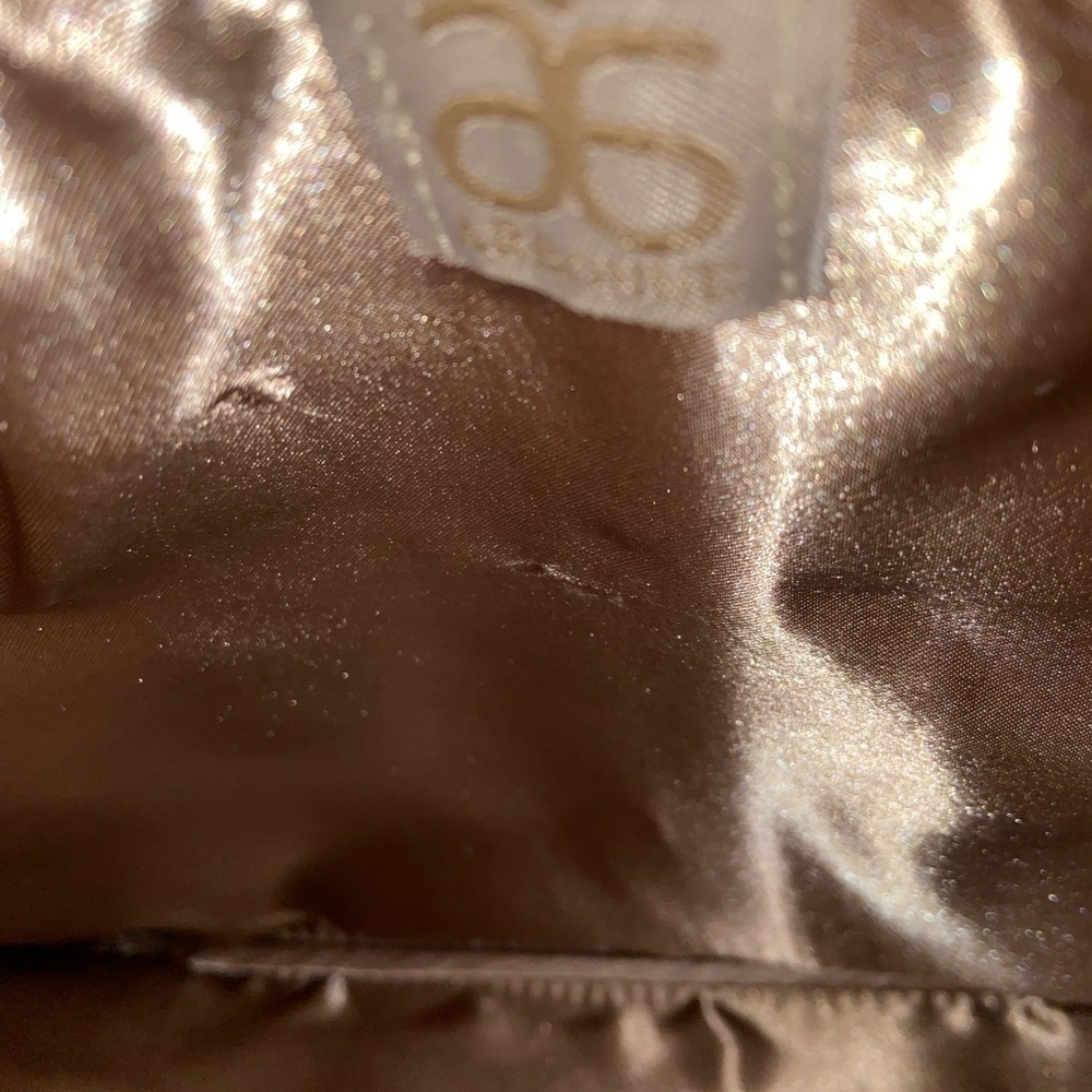 Arbonne
Treasures The Rainforest Purse Multi-color/Beige Vegan Leather Clutch    - Picture 9 of 15